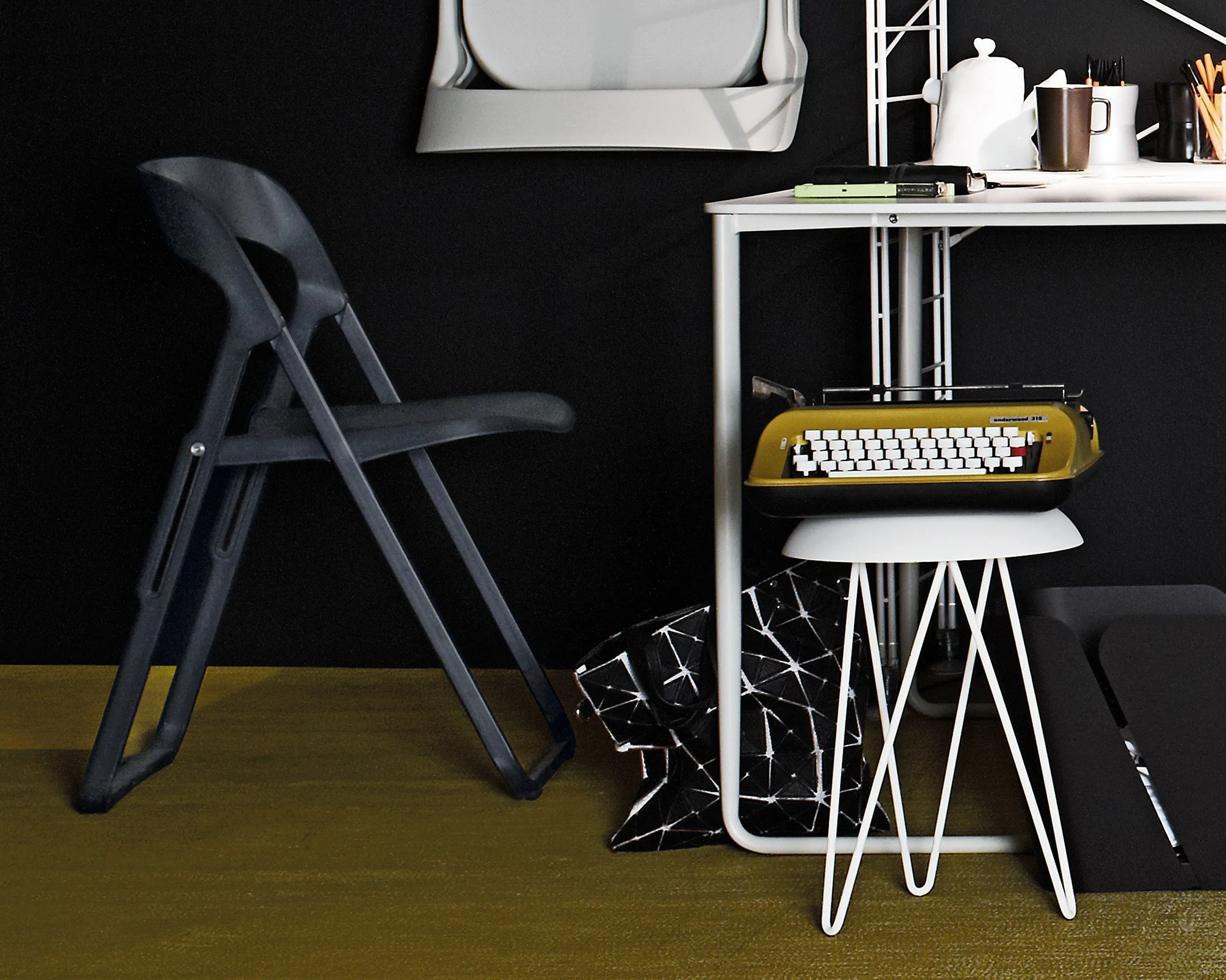 Bek Folding Chair by Casamania