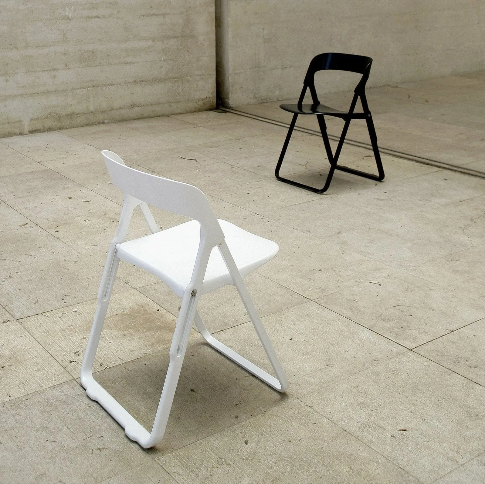 Bek Folding Chair by Casamania