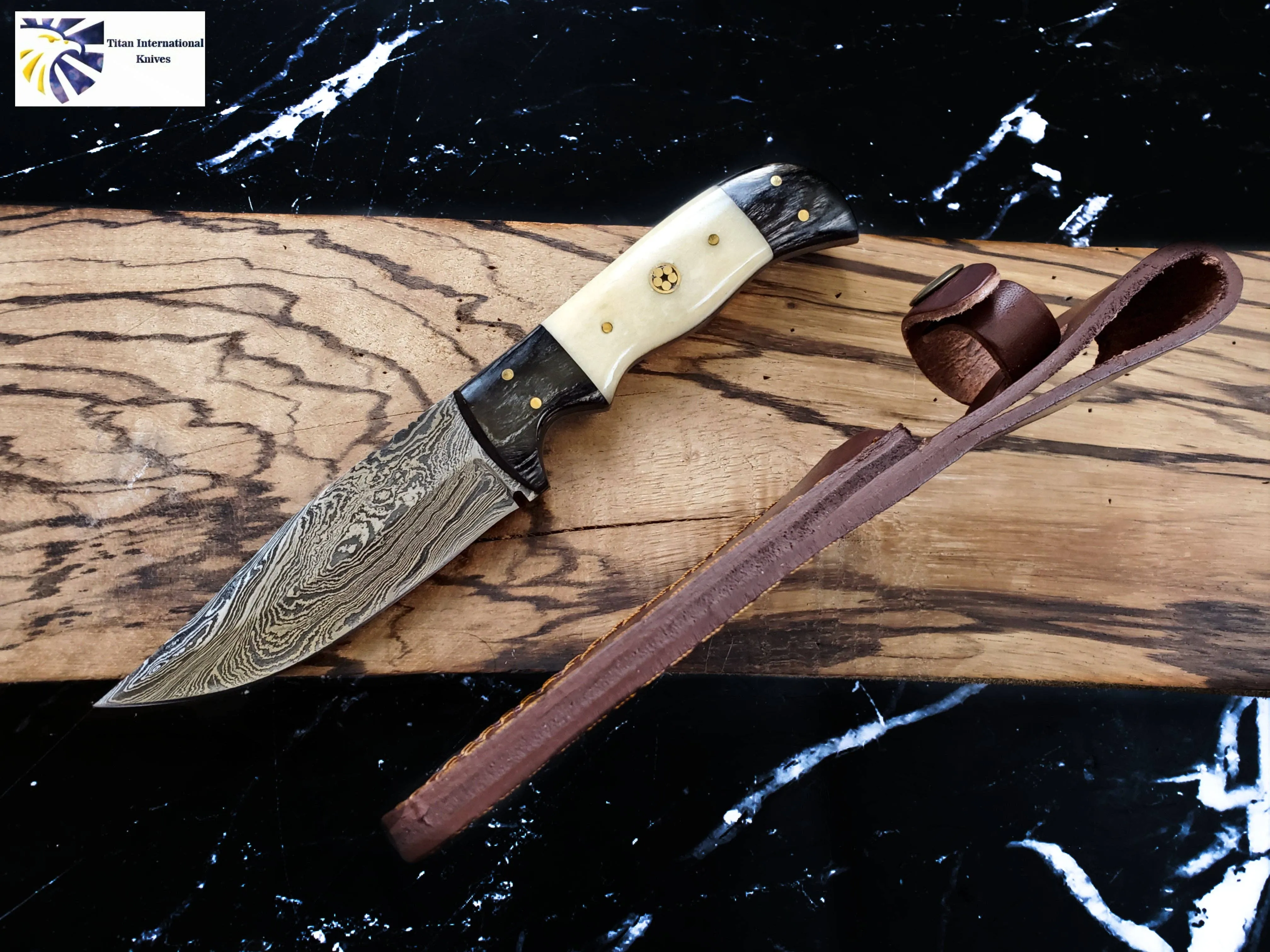 Damascus Steel Hunting Knife-Titan Int.