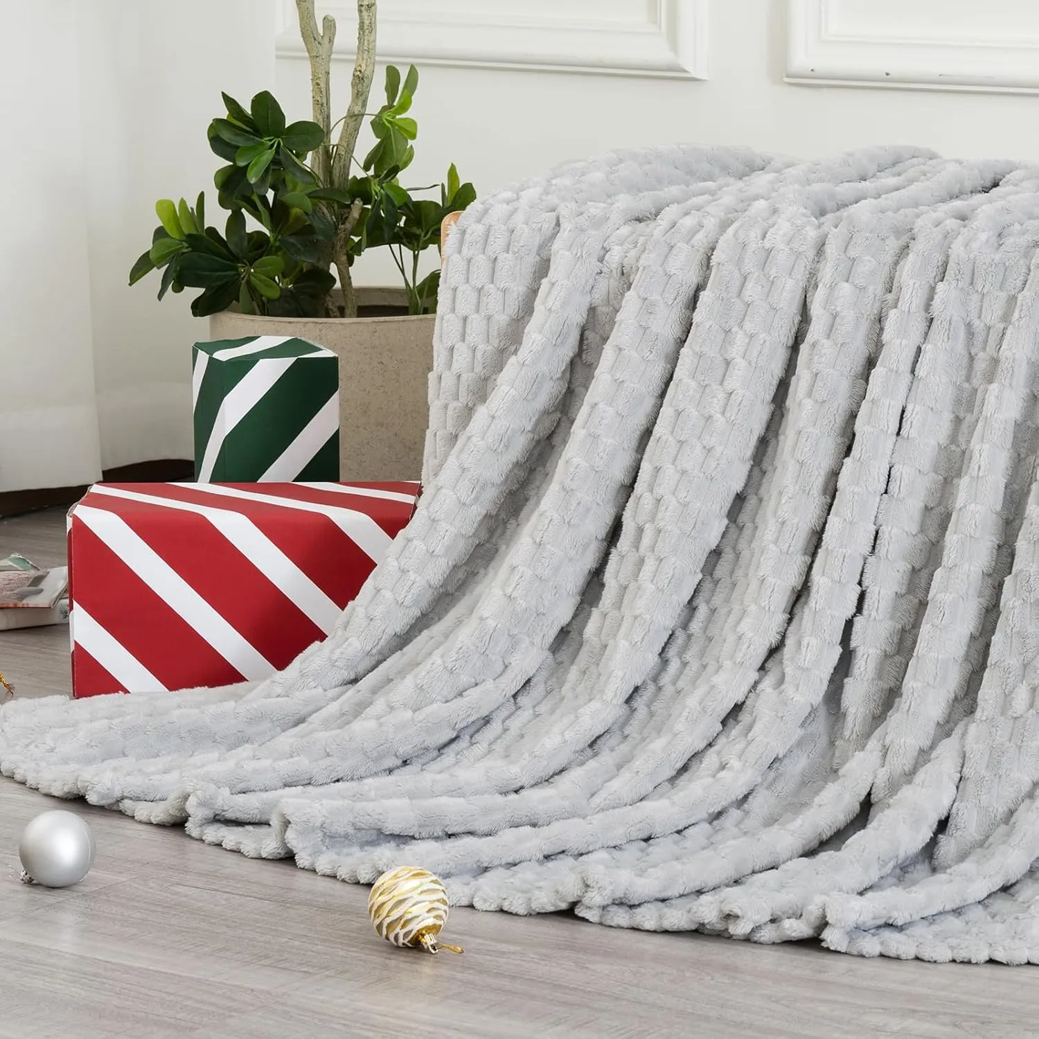 David's Home Ultra Soft Fleece Blanket Queen Size, Warm Lightweight 3D Jacquard Flannel Blanket for Fall Winter, Fluffy Cozy Luxury Plush Suitable for Bed Room Decor,90"x90", Light Grey