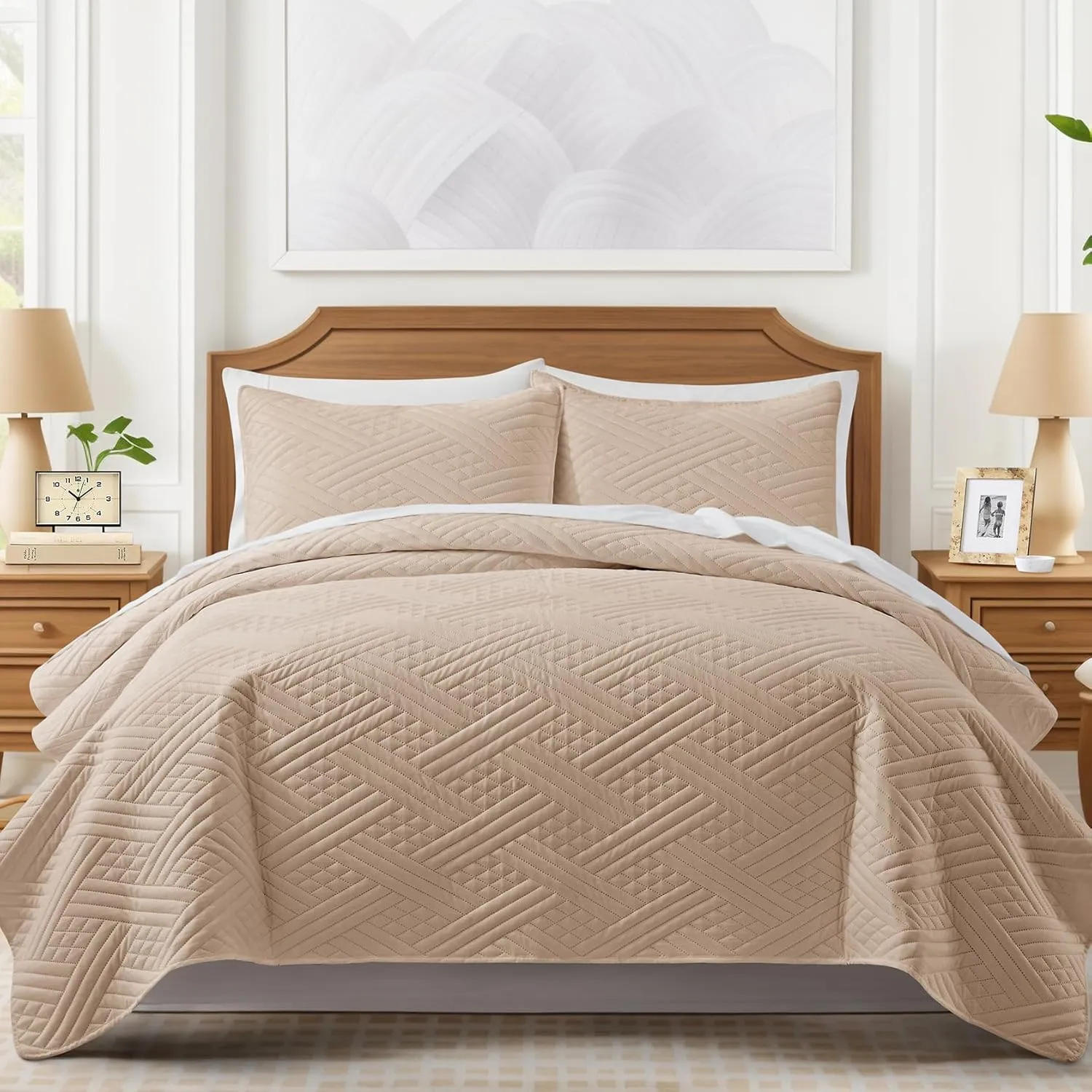 Lavsiry Light Camel Quilt Queen Size with Striped Pattern, Lightweight Soft Summer Thin Microfiber Bedspread & Coverlet Bedding Set for All Seasons - 3 Piece(1 Quilt, 2 Pillow Shams)