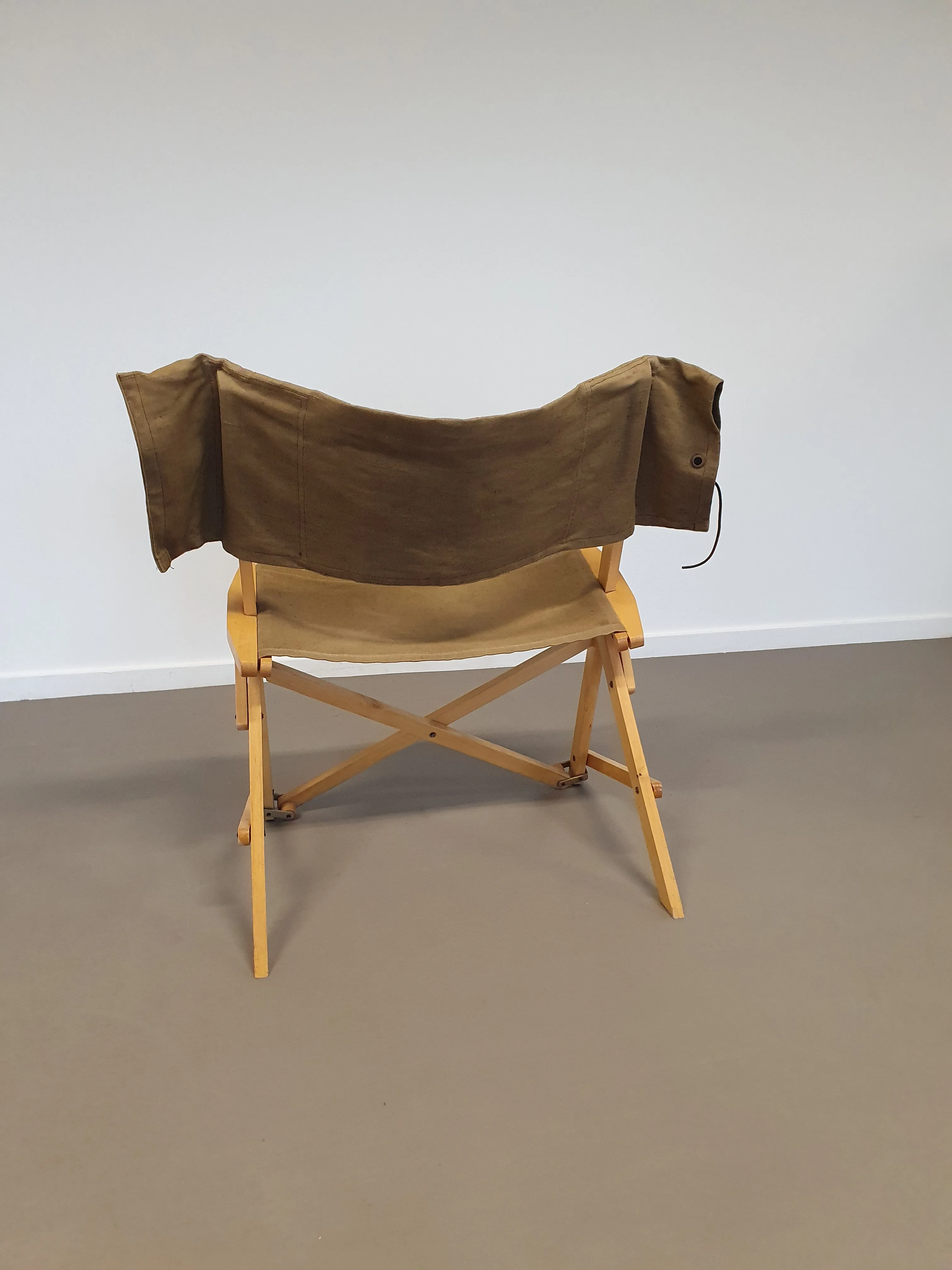 Praia folding chair. For Gavina 1968. Height 75 / wide 57 / depth 44 / seat height 40 cm