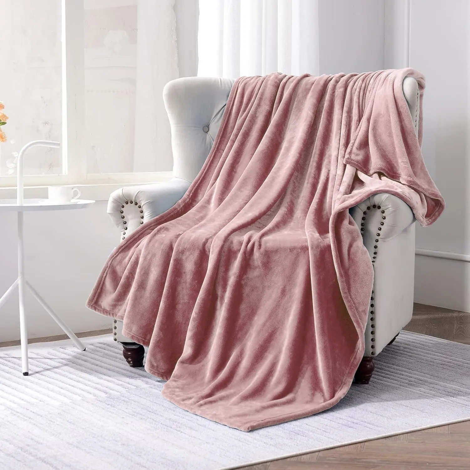 SOCHOW Flannel Fleece Blanket Queen Size, All Season Lightweight Super Soft Cozy Blanket for Bed or Couch, Dusty Pink, 90x90 inches