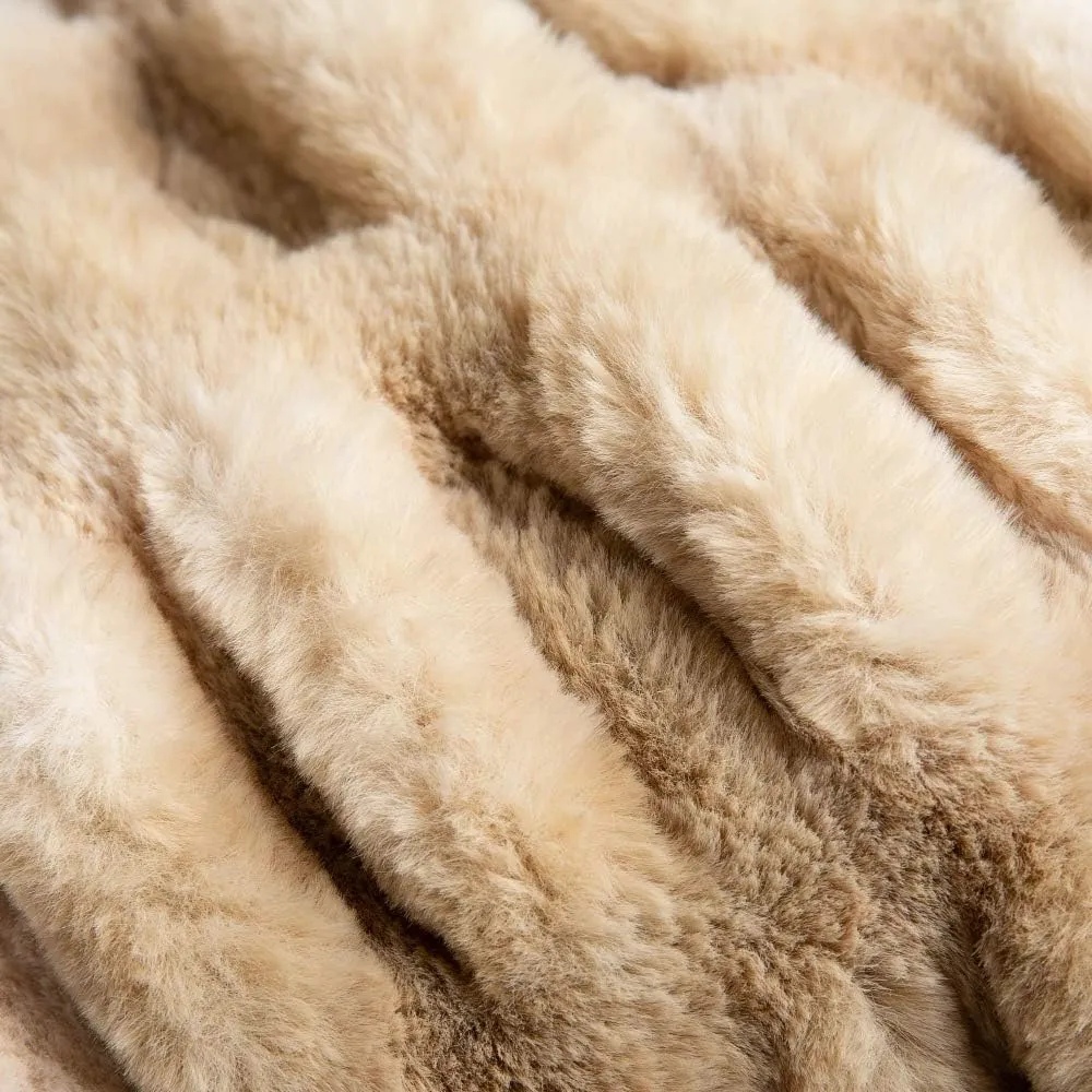 Super Soft Faux Fur Throw Blanket- Brown Fur Throw Blanket Royal Luxury Cozy Plush Blanket use for Couch Sofa Bed Chair, Reversible Fuzzy Faux Fur Velvet Blanket 50 Inch x 60 Inch (Beige)