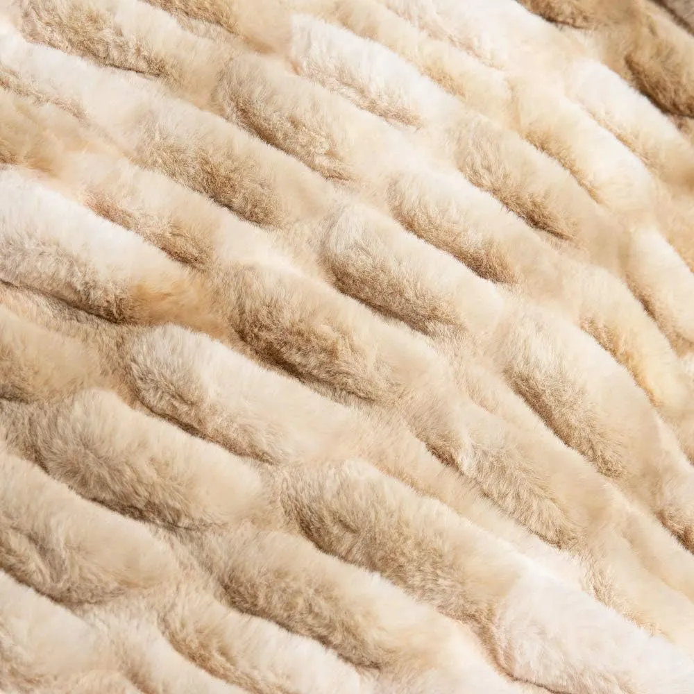 Super Soft Faux Fur Throw Blanket- Brown Fur Throw Blanket Royal Luxury Cozy Plush Blanket use for Couch Sofa Bed Chair, Reversible Fuzzy Faux Fur Velvet Blanket 50 Inch x 60 Inch (Beige)