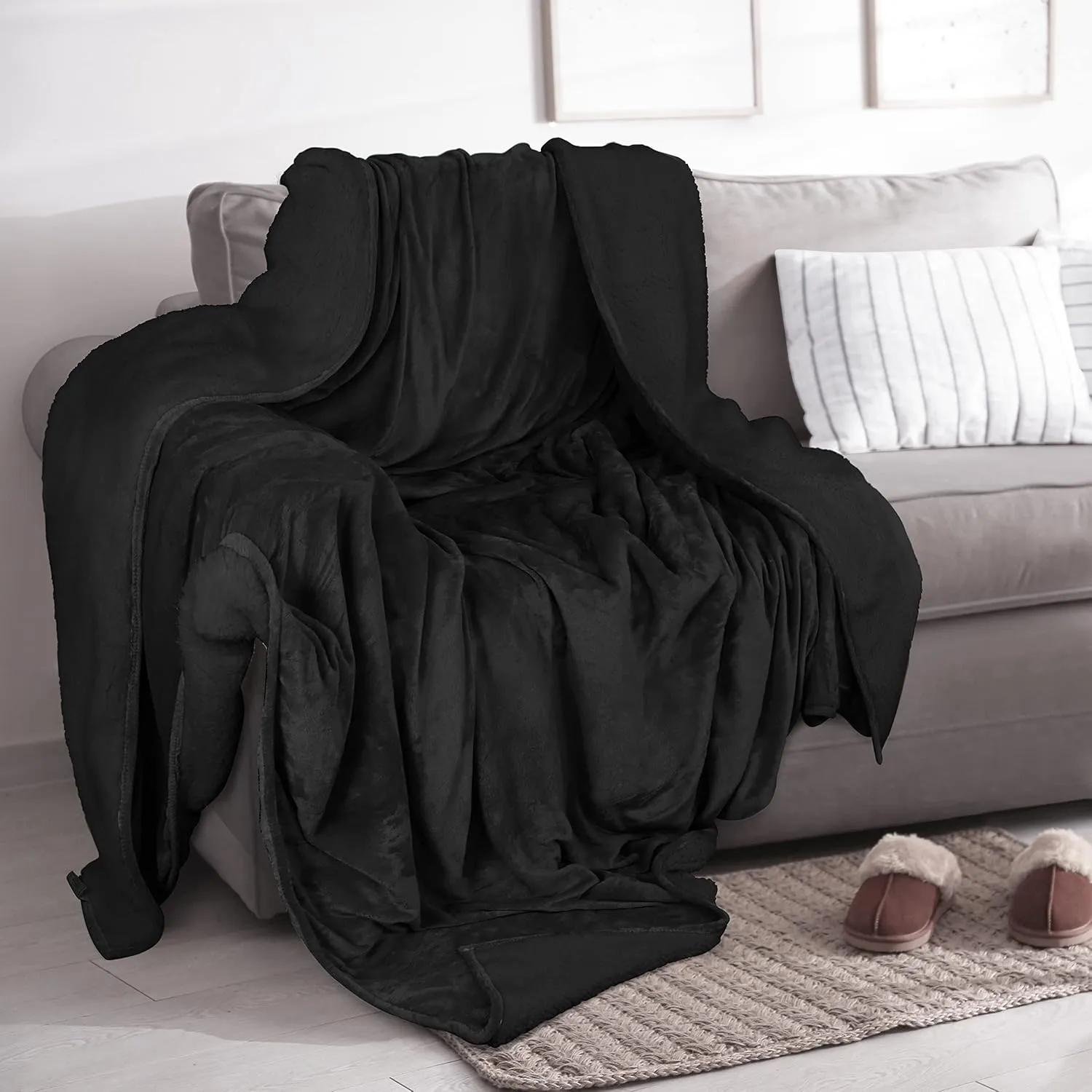 Utopia Bedding Sherpa Blanket Twin Size (Black, 90x66 Inches) - Soft Lightweight Plush Fleece Reversible Blanket for Bed, Sofa, Couch, Camping and Travel
