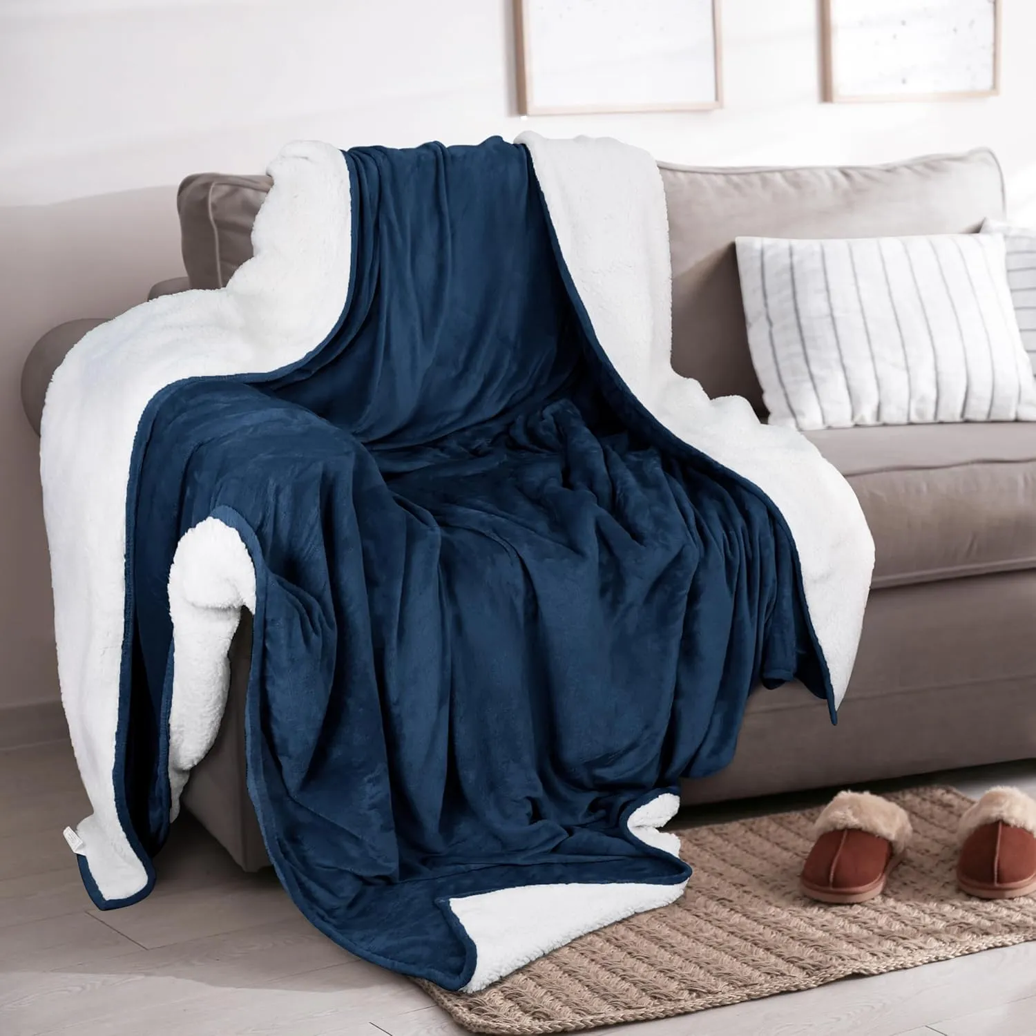 Utopia Bedding Sherpa Blanket Twin Size (Navy, 90x66 Inches) - Soft Lightweight Plush Fleece Reversible Winter Blanket for Bed, Sofa, Couch, Camping and Travel