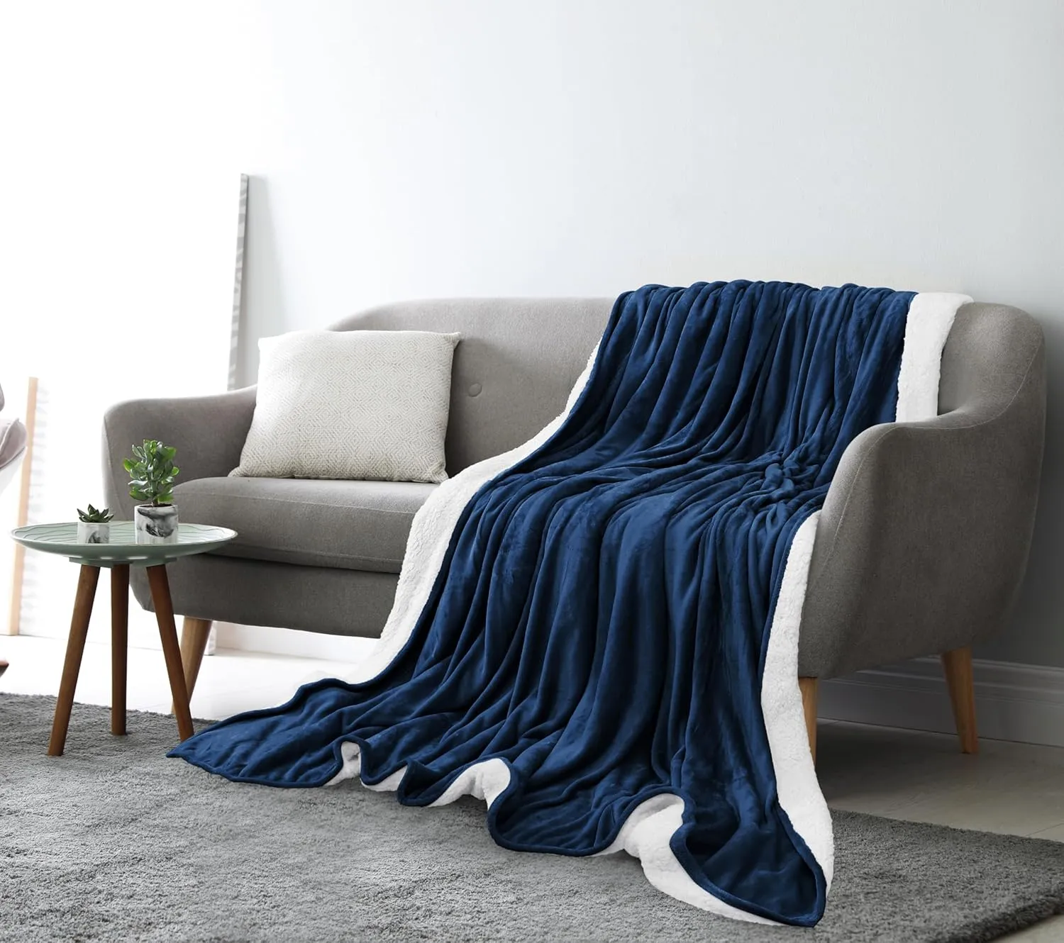 Utopia Bedding Sherpa Blanket Twin Size (Navy, 90x66 Inches) - Soft Lightweight Plush Fleece Reversible Winter Blanket for Bed, Sofa, Couch, Camping and Travel